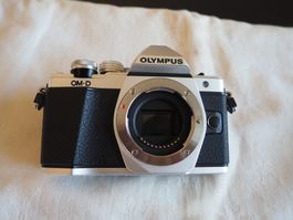 Olympus OM-D E-M10 Mark II, Spiegellose Systemkamera