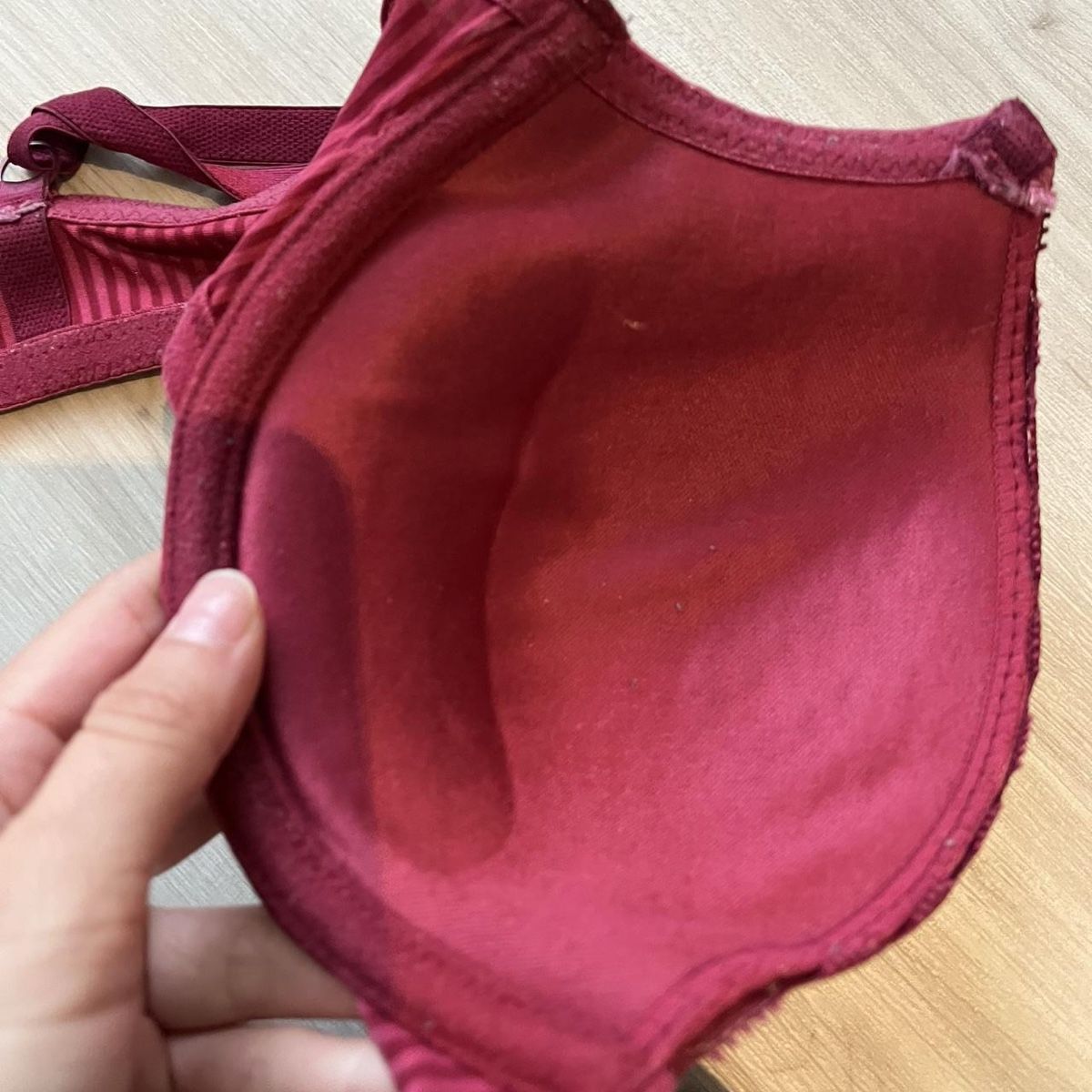 Altra biancheria intima: Push Up BH rot – Usato da Neftenbach venduto da anisha_capone 3