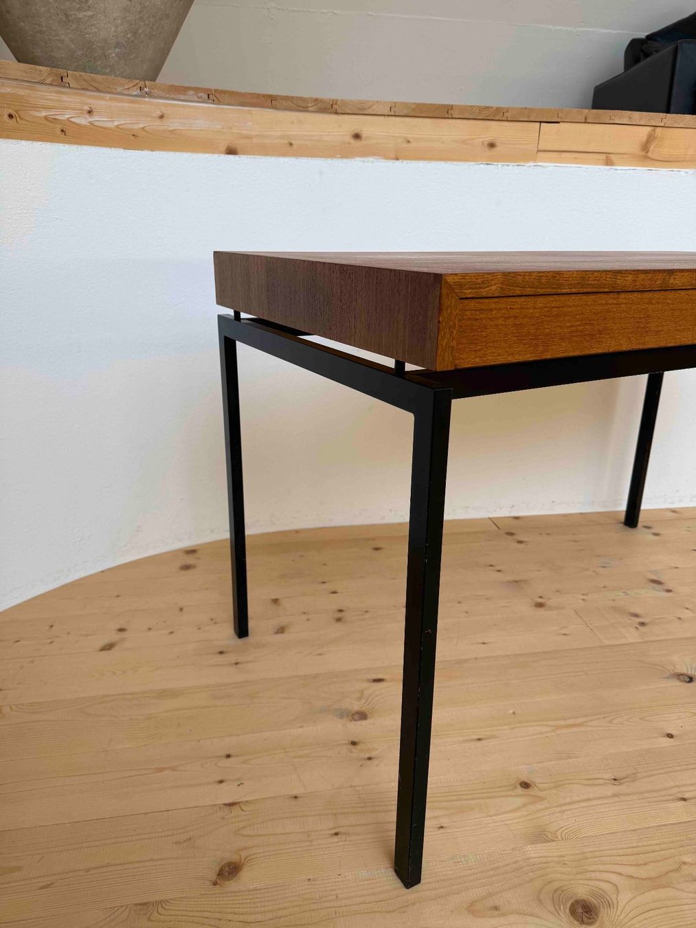 Tavoli: Kinder-Tisch, Schweizer Design und Aluflex – Usato da Bern venduto da Arka297 6