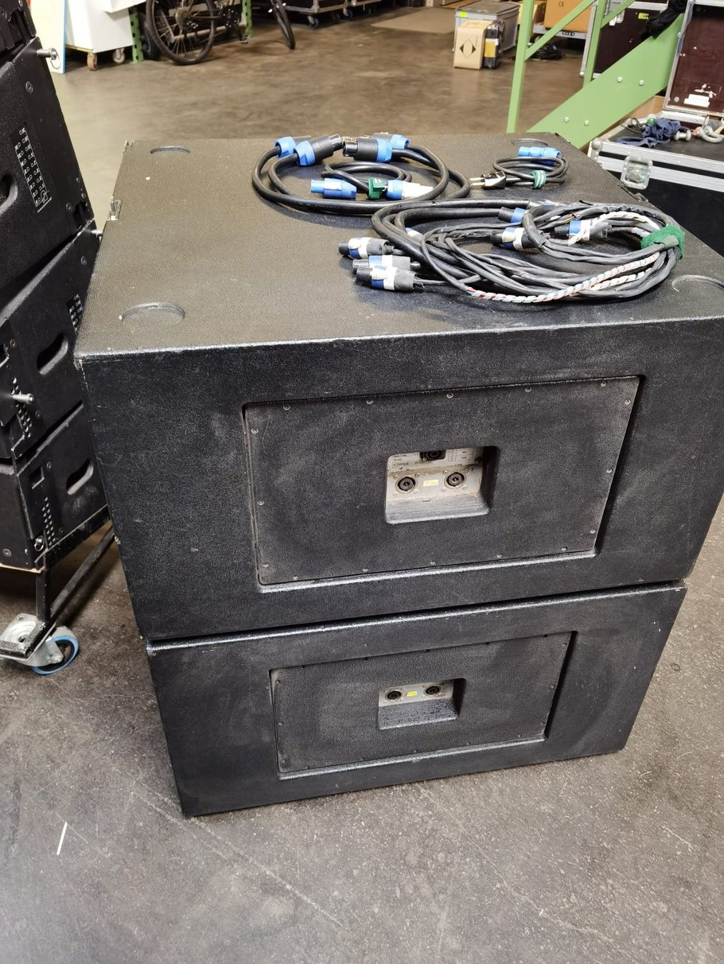 Casse acustiche: X Trime  MISI™ (MIddle-SIzed line array) inklusive Amps – Usato da Aesch LU venduto da Cubic 2