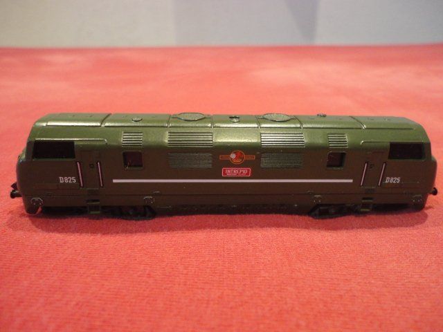 Trix Modellini di ferrovie: Minitrix britische Diesellok der BR in Spur N – Usato da Wittenwil venduto da trixmartin