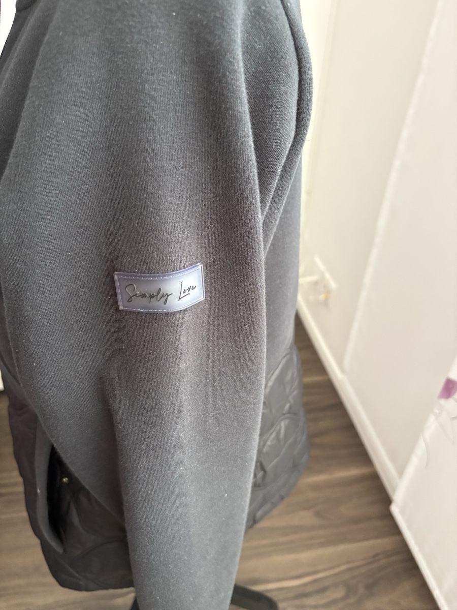 Jacken: Jacke mit Kapuze Gr. M Chicorée  – Gebraucht aus Bergdietikon von Utiger55 1