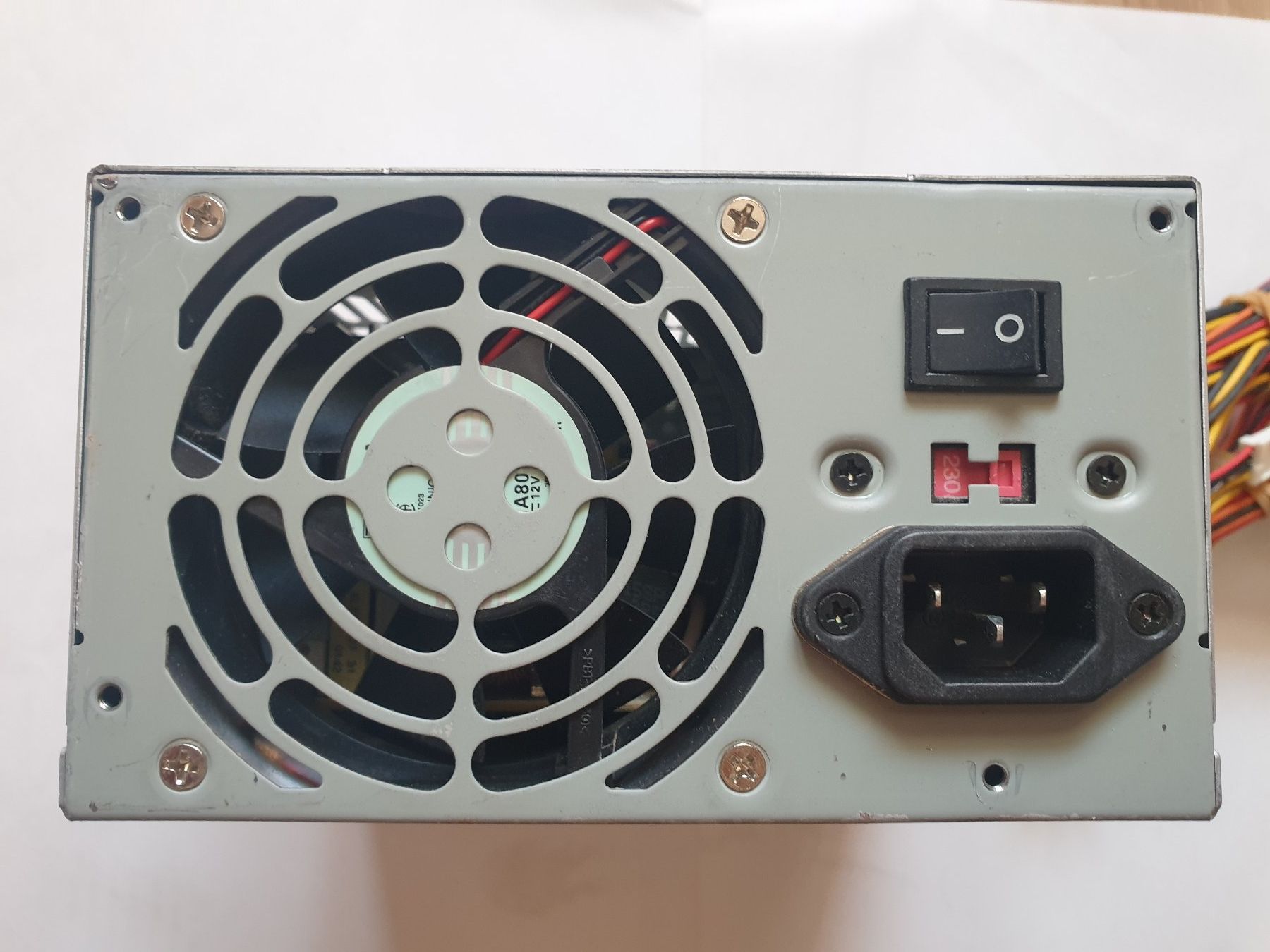 Elektronikbauteil: Alimentation PC LC420H-12 / pas testée – Gebraucht aus Moudon von Amaroli7 3
