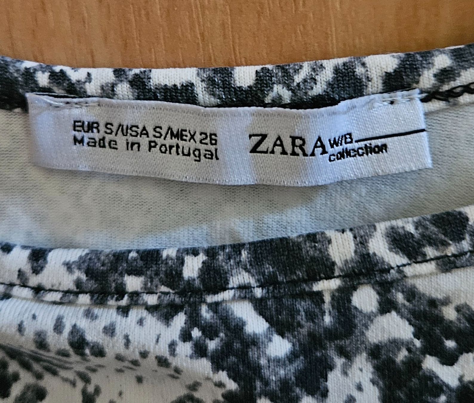 Zara Tops: Zara Top Schlangenmuster Gr. S – Gebraucht aus Kloten von Kloten1 1