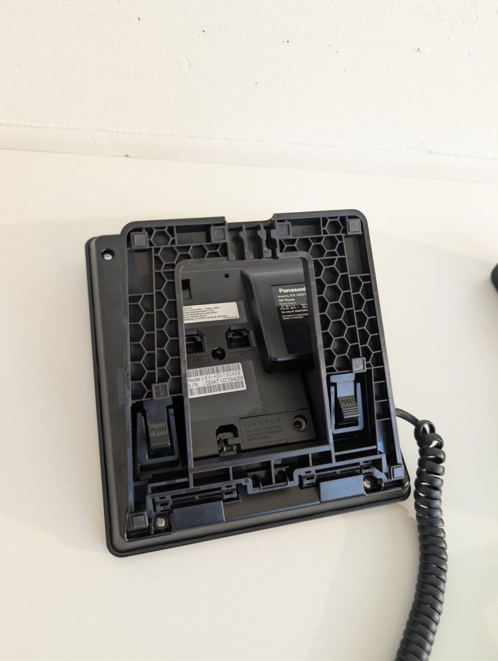 Panasonic Telefoni: Panasonic KX-HDV130 – Usato da Oberwil (Dägerlen) venduto da spk 1
