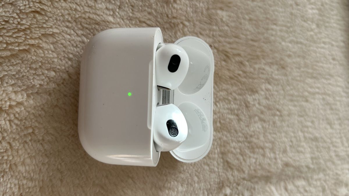 Apple Casques audio: AirPods 3 – D'occasion à St Gallen par enigmatik777