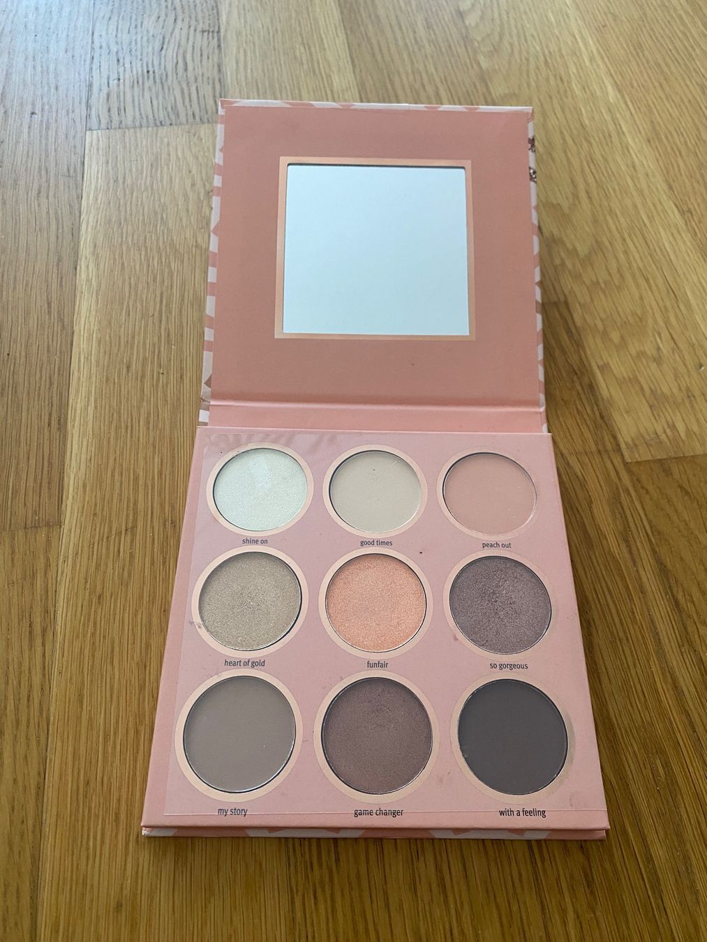 Make-up: Eyeshadow Palette von Essence – Neu (gemäss Beschreibung) aus Riedholz von lenibeni03 3