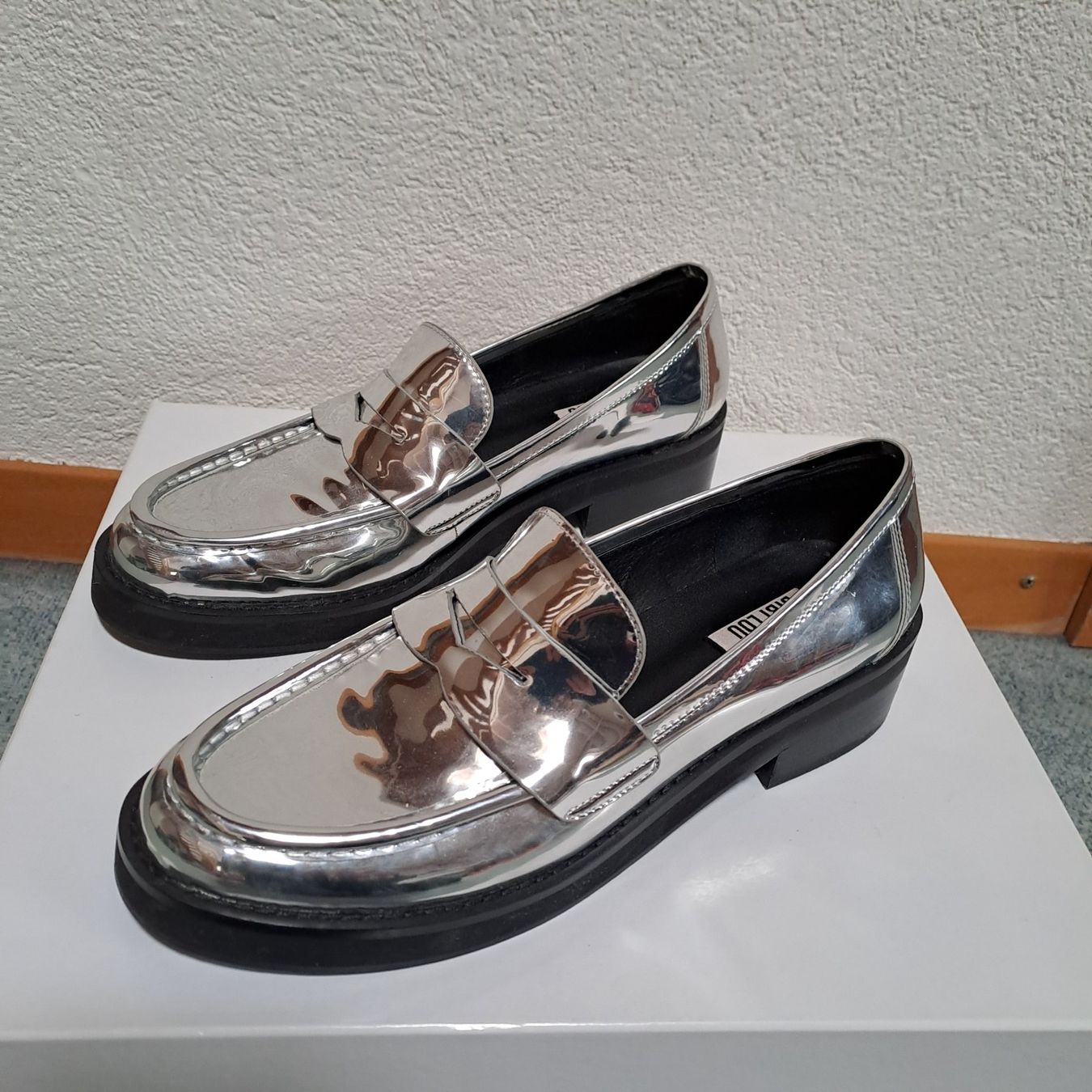 Damenschuhe: Silberne Bibi Lou Lederschuhe, Grösse 40, NP 198.--. – Gebraucht aus Frauenfeld von Andadaa