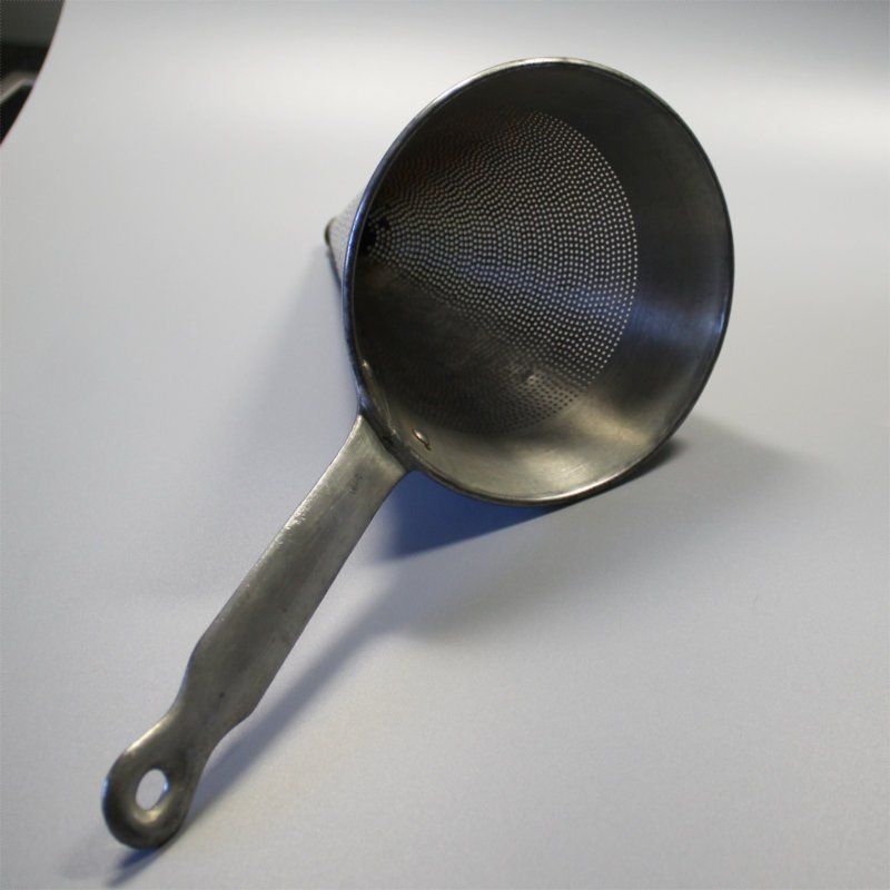 Elettrodomestici da cucina: altes Alu-Spitzsieb / vintage, rar – Usato da Weggis venduto da daisyflower 3