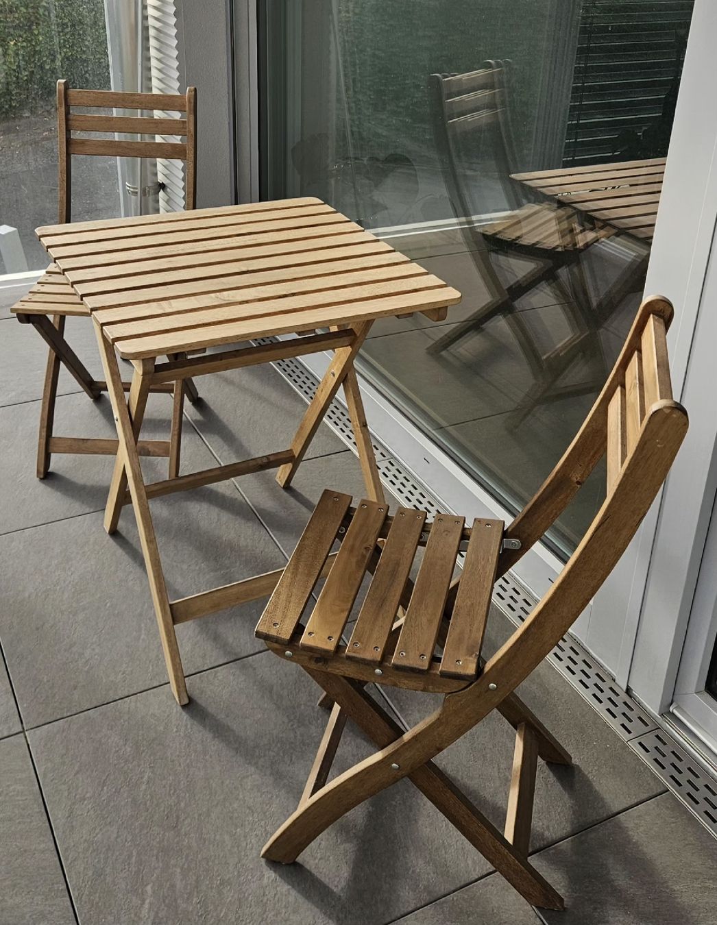 Tischset: Ensemble table et 2 chaises de terrasse, 2 coussins offerts – Neu (gemäss Beschreibung) aus Lausanne von ram_tw68