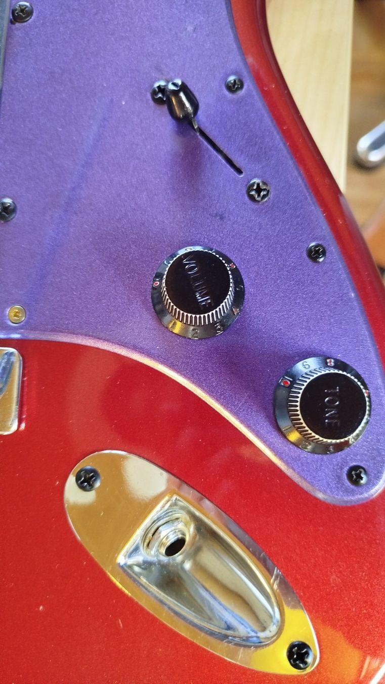 Fender Strumenti musicali: Fender Stratocaster "Squier Series" – Usato da Siselen BE venduto da lakeland54 2