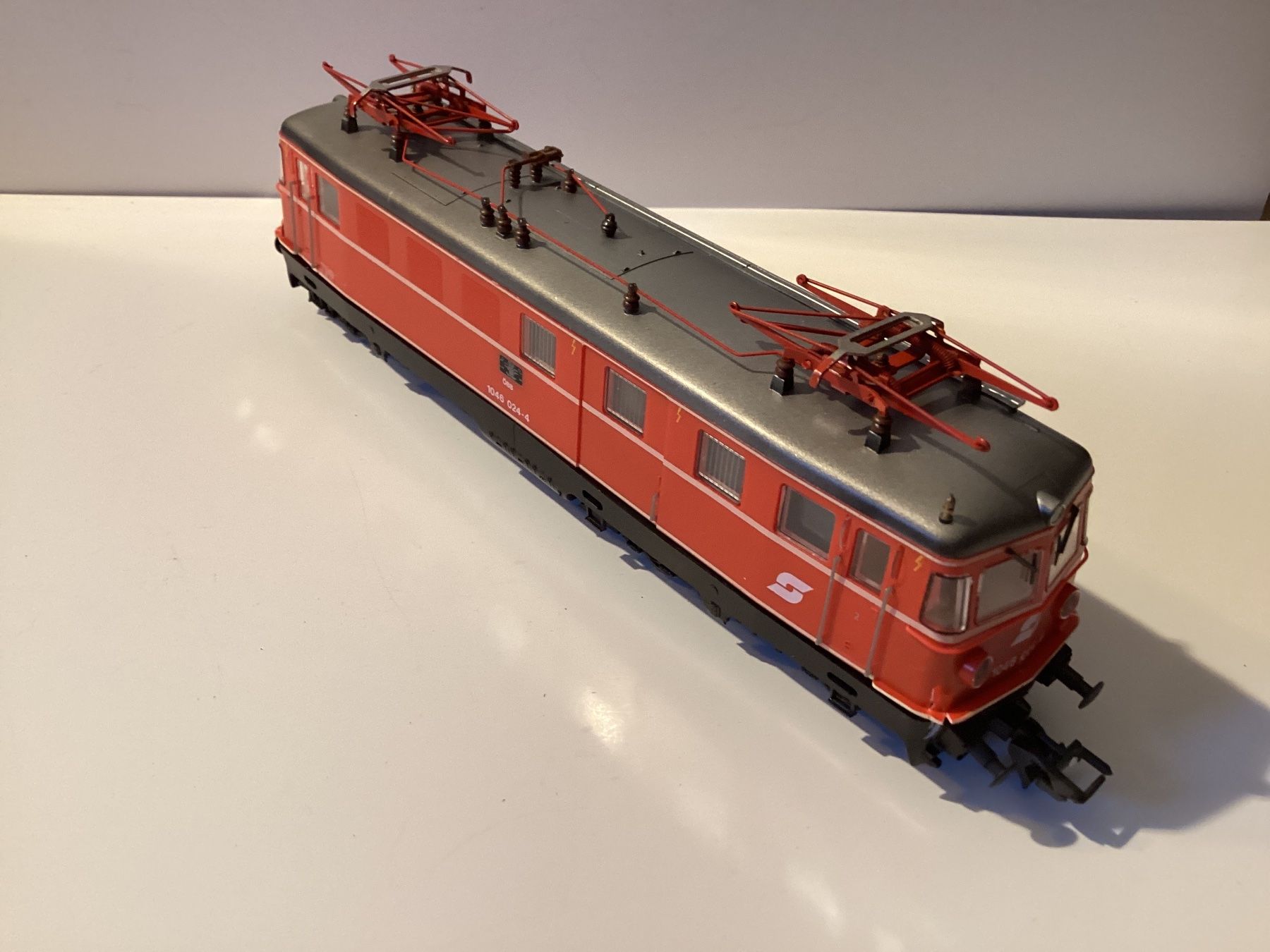 Kleinbahn Trains électriques: Klein Modellbahn ÖBB 1046 024 H0 1:87 BASTELWARE – Défectueux à Effretikon par simtek_de 1