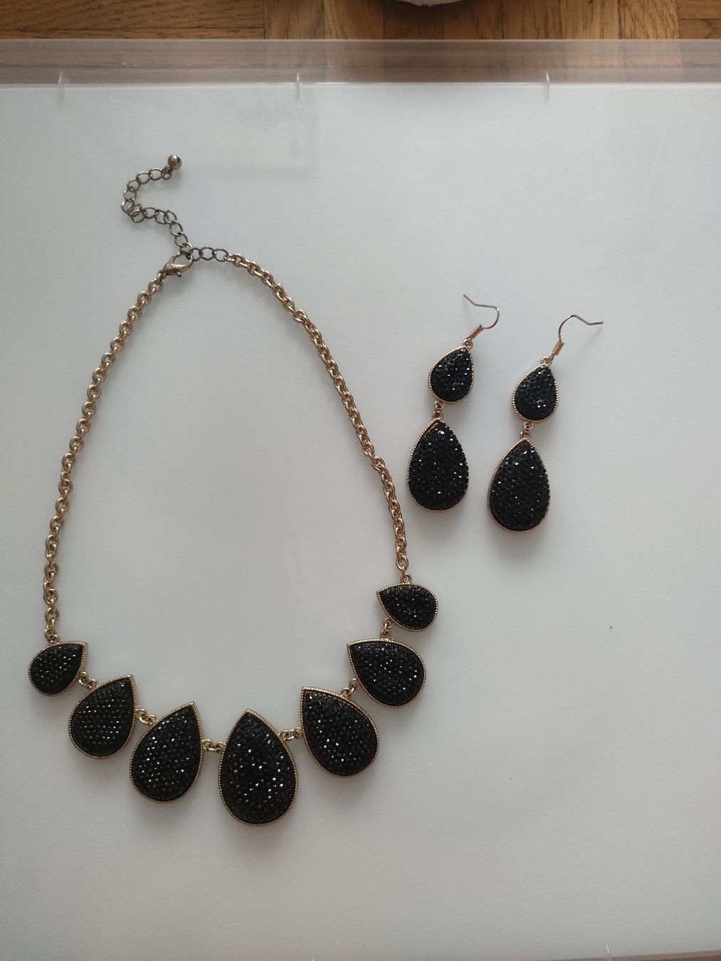 Catenine: Ensemble collier et boucles d'oreilles noirs, élégant. – Nuovo e nell'imballaggio originale da Sierre venduto da mis_l9vf