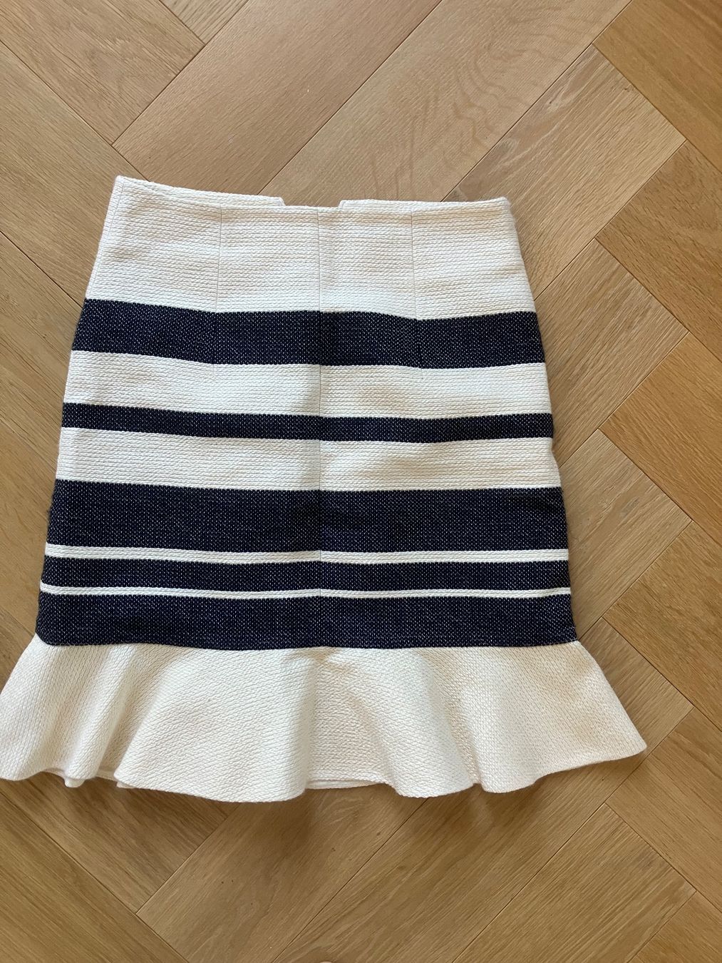 Karen Millen Gonne: Karen Millen Rock – Nuovo (secondo la descrizione) da Uetikon am See venduto da Noelin
