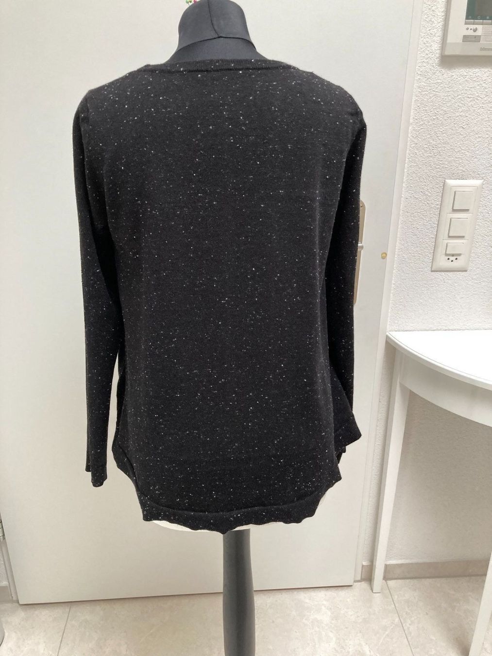 Maglioni & Felpe: Pullover schwarz gesprenkelt Gr.38 – Nuovo (secondo la descrizione) da Glattpark (Opfikon) venduto da Pangie 2