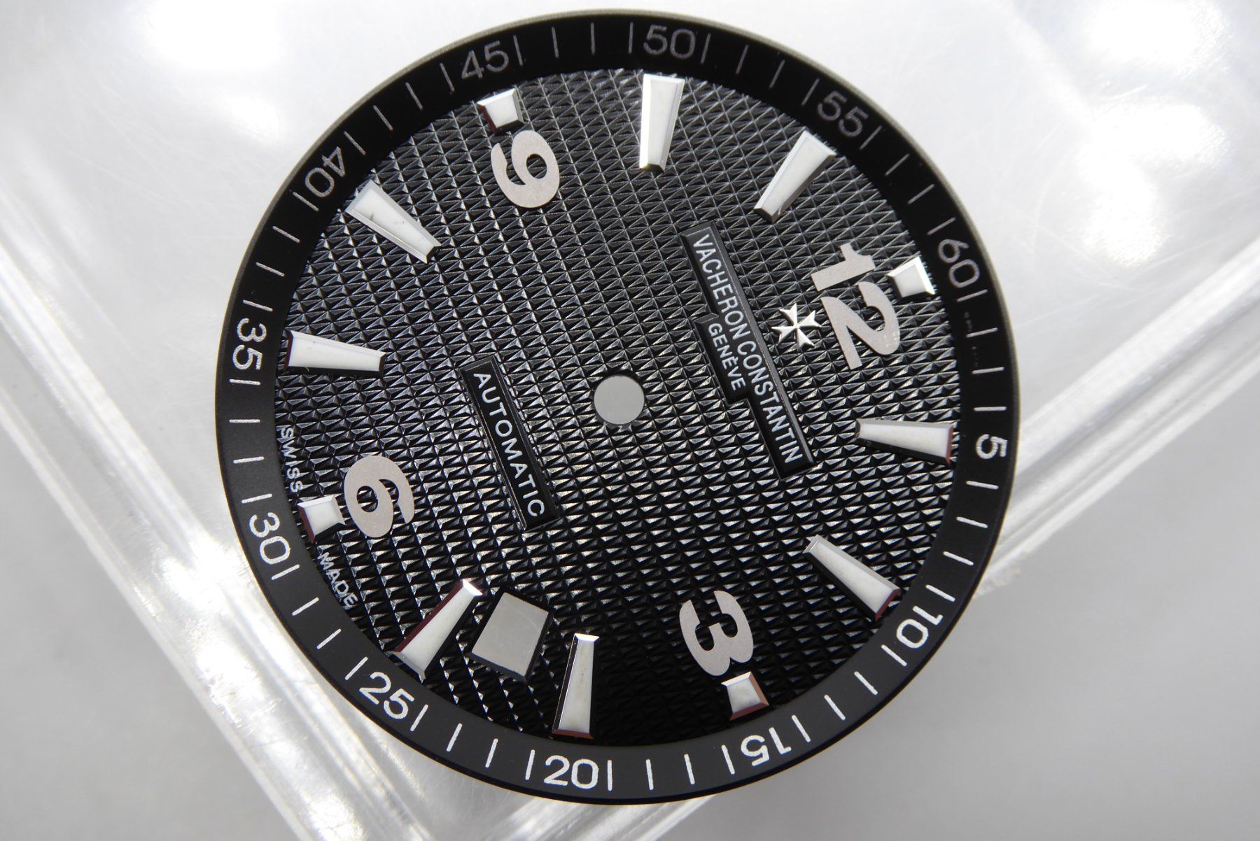 Vacheron Orologi: Vacheron Constantin Overseas Black dial 47040 – Nuovo (secondo la descrizione) da Geneve venduto da adr_xk6n 3