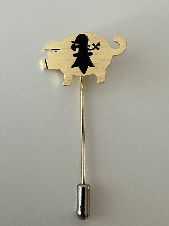 Basler Plaquettes & Badges: Fasnacht Basel Schnitzbank Comité Nadel 2023 – D'occasion à Basel par fasnachtsoutlet1965