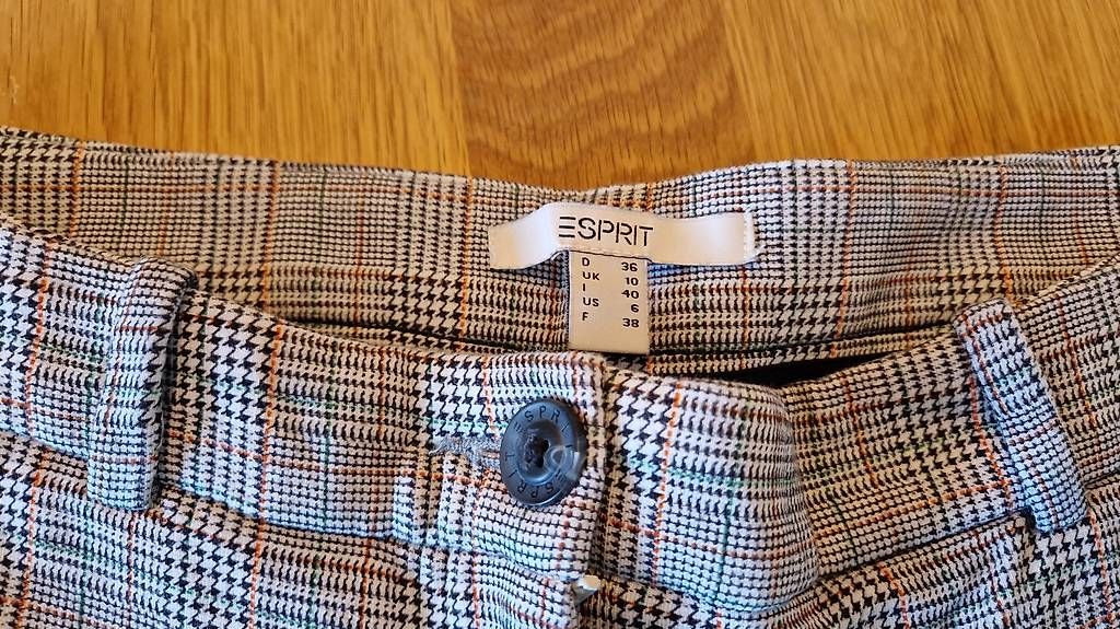 Pantaloni: Hose Esprit – Usato da Sarnen venduto da elawid 2