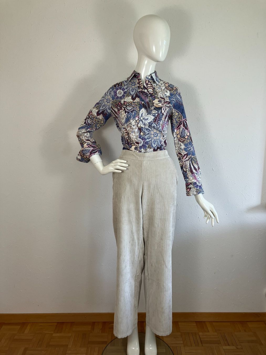 Pantalons: Cartoon Cordhose Gr.36 – D'occasion à Laupen ZH par kar_lfz6