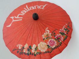 Thailändischer Schirm mit Papierüberzug - Handbemalungen