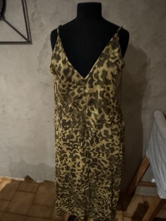 Robe léopard Zara Taille M myriam