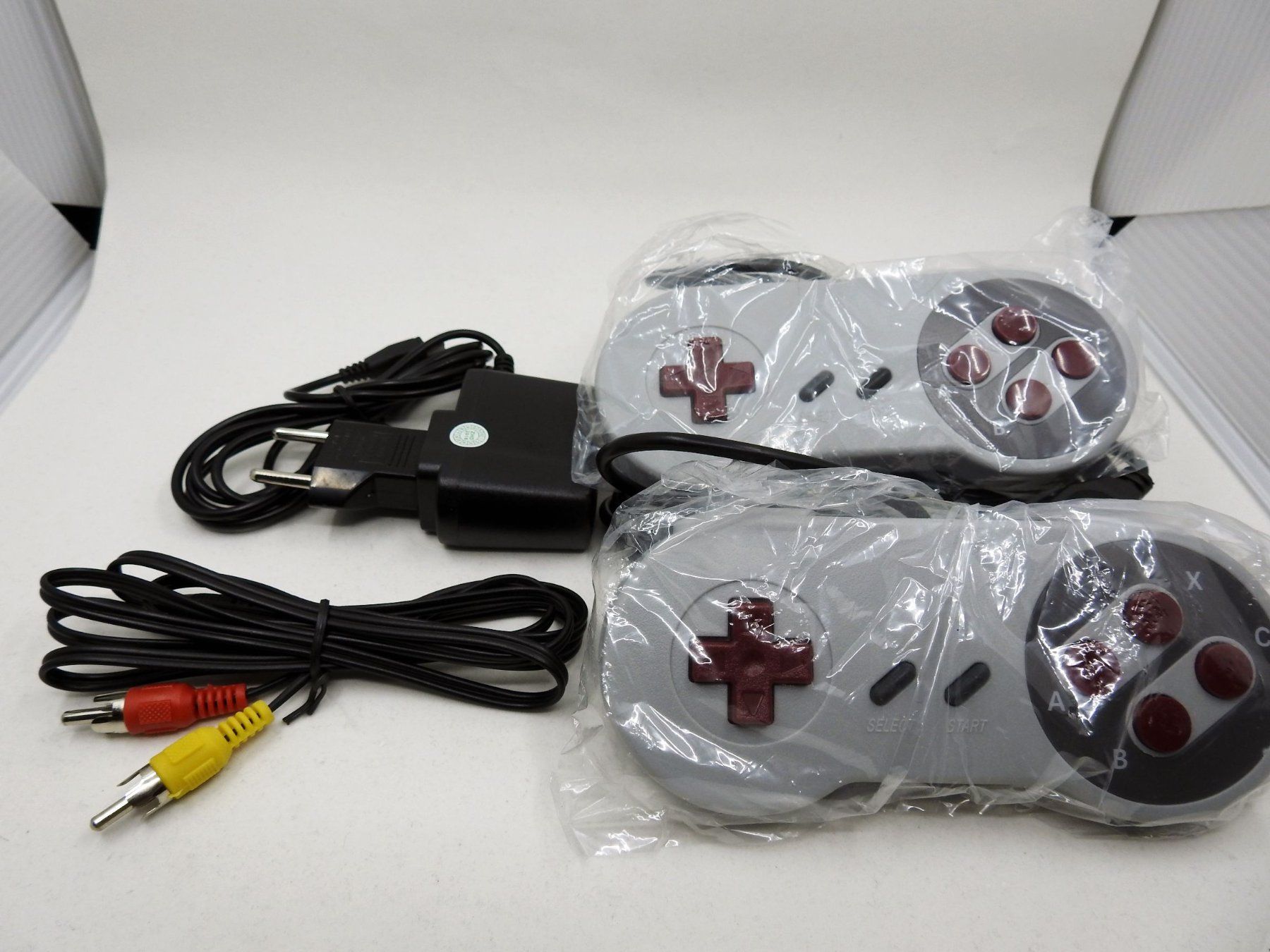 Console: Retro Spielkonsole 16 Bit Mini 167, mit 2 Controller & Case – Usato da Zürich venduto da Numark 1