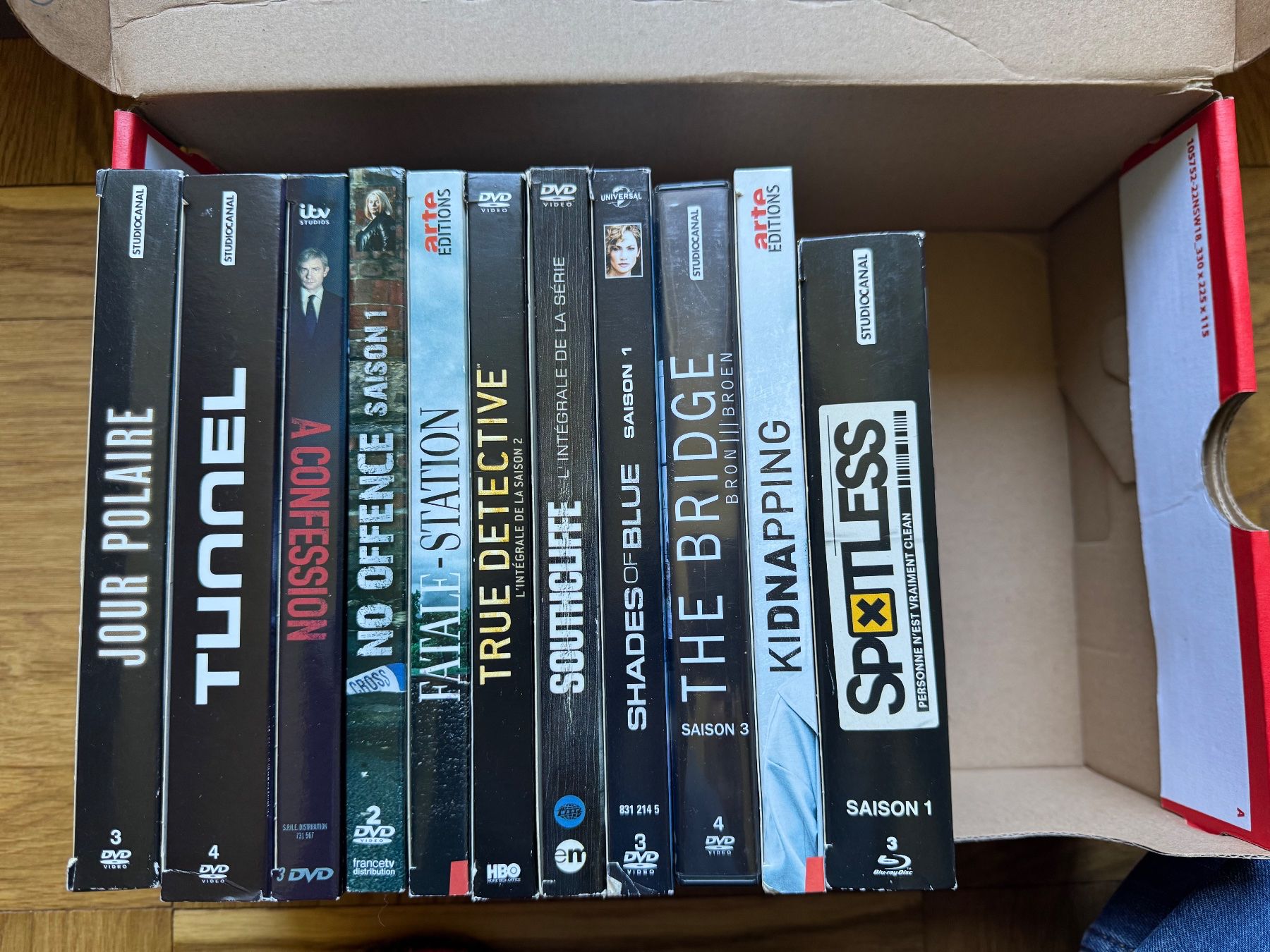 Tutti i DVDs: L’été des séries 2 – Usato da Chêne-Bourg venduto da dem_y9pq