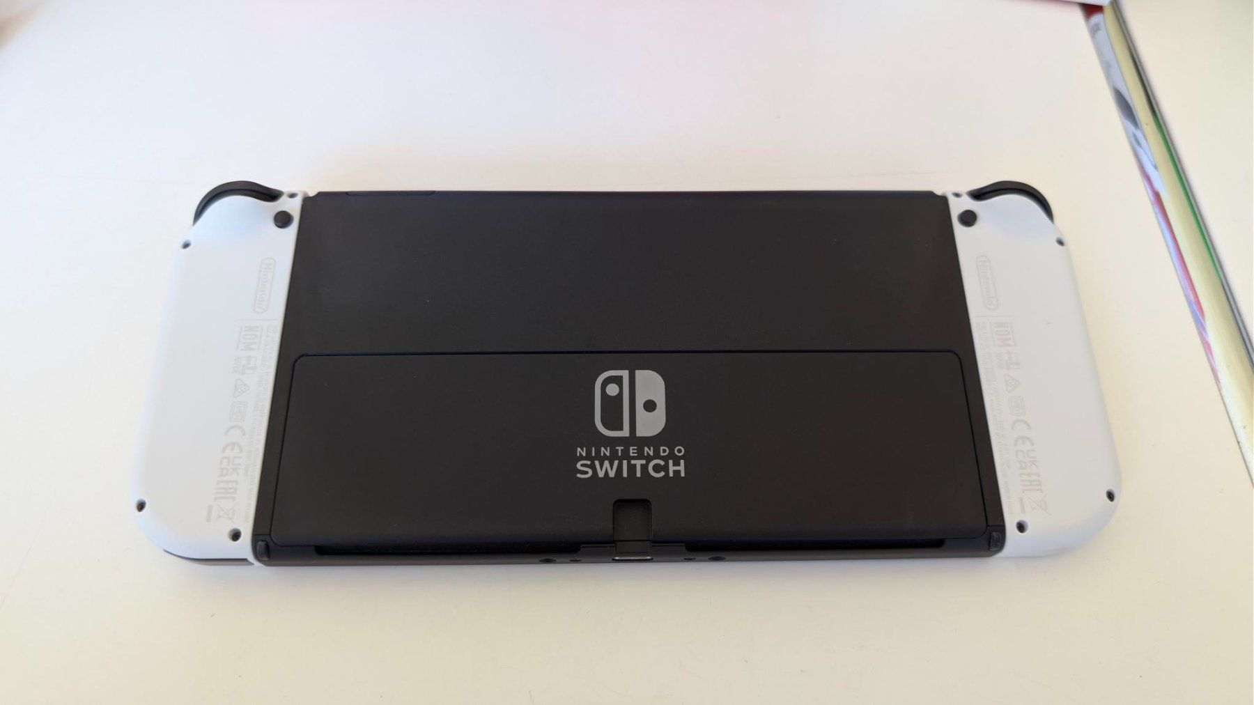 Nintendo Consoles: Nintendo Switch OLED Modell weiss – D'occasion à Davos Platz par bongo007 2