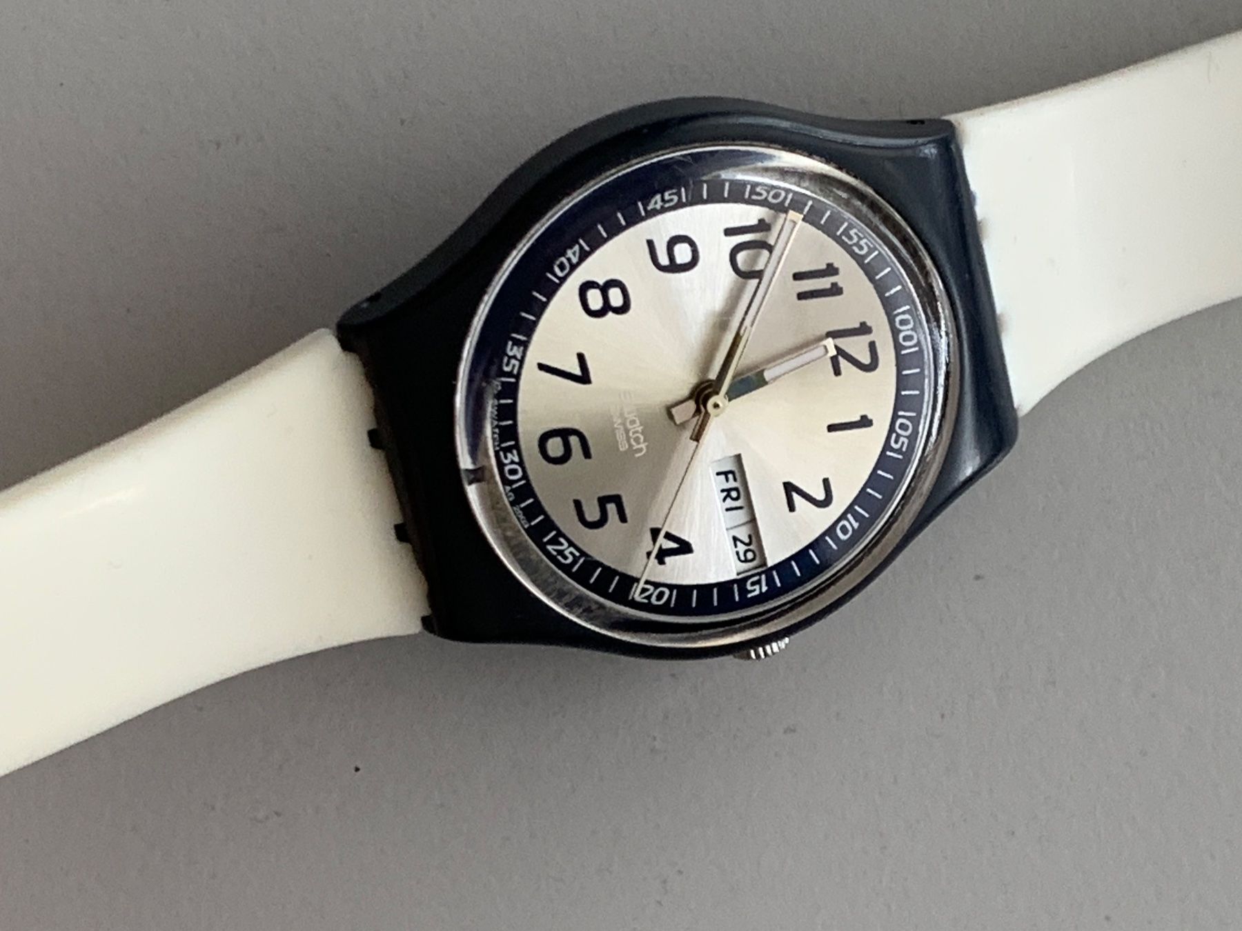 Swatch Uhren: Swatch Armband Uhr – Gebraucht aus Grenchen von  3