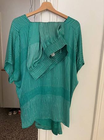 Nous Antwerp Hose und Tshirt