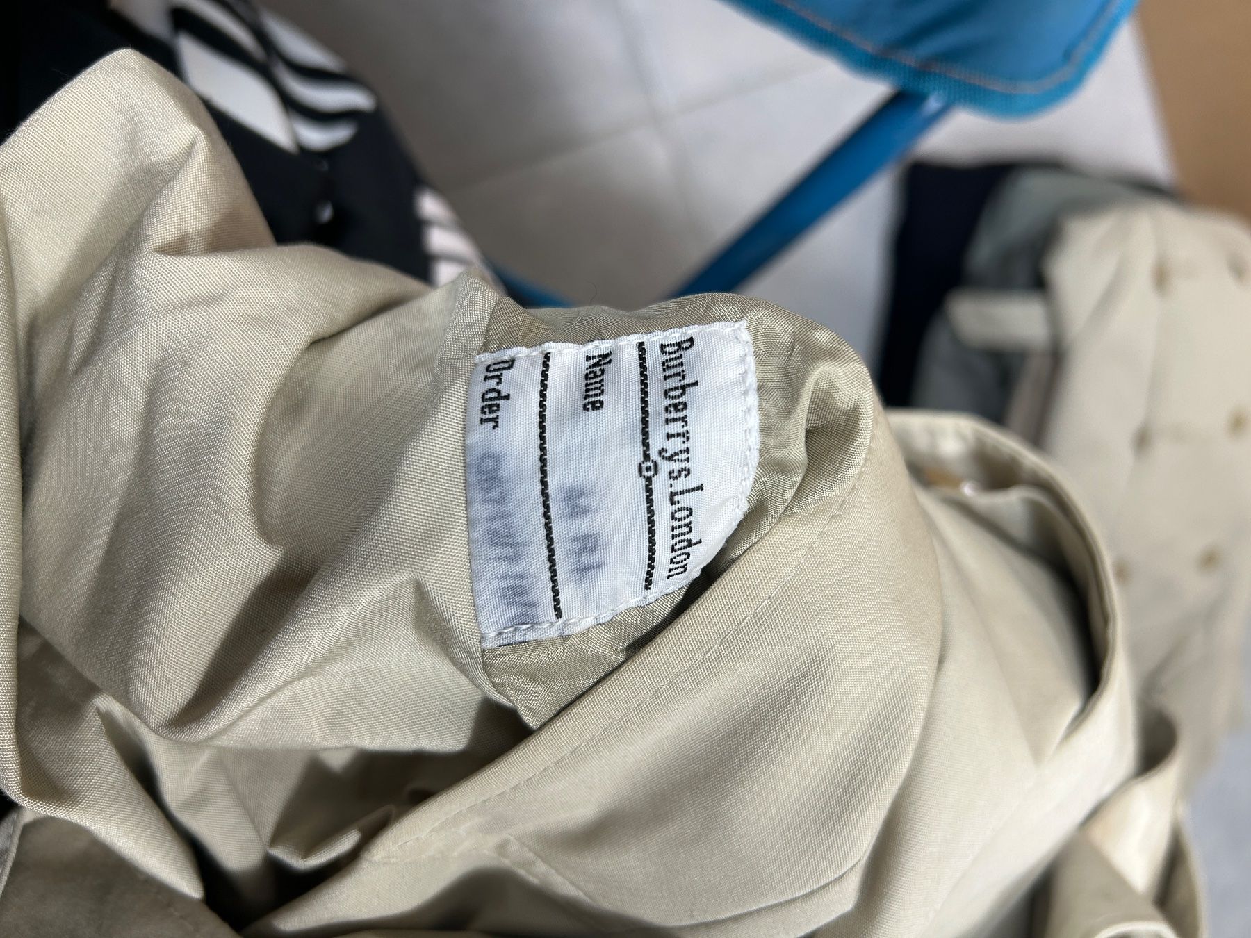 Burberry Mäntel: Trench-Coat Burberry Vintage - 44 Regular Long – Neu (gemäss Beschreibung) aus Hauterive NE von Leo_o 9