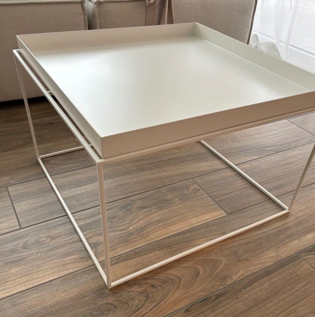Hay Tavoli: Hay Tray Table Couchtisch – Usato da Bern venduto da neilnoah