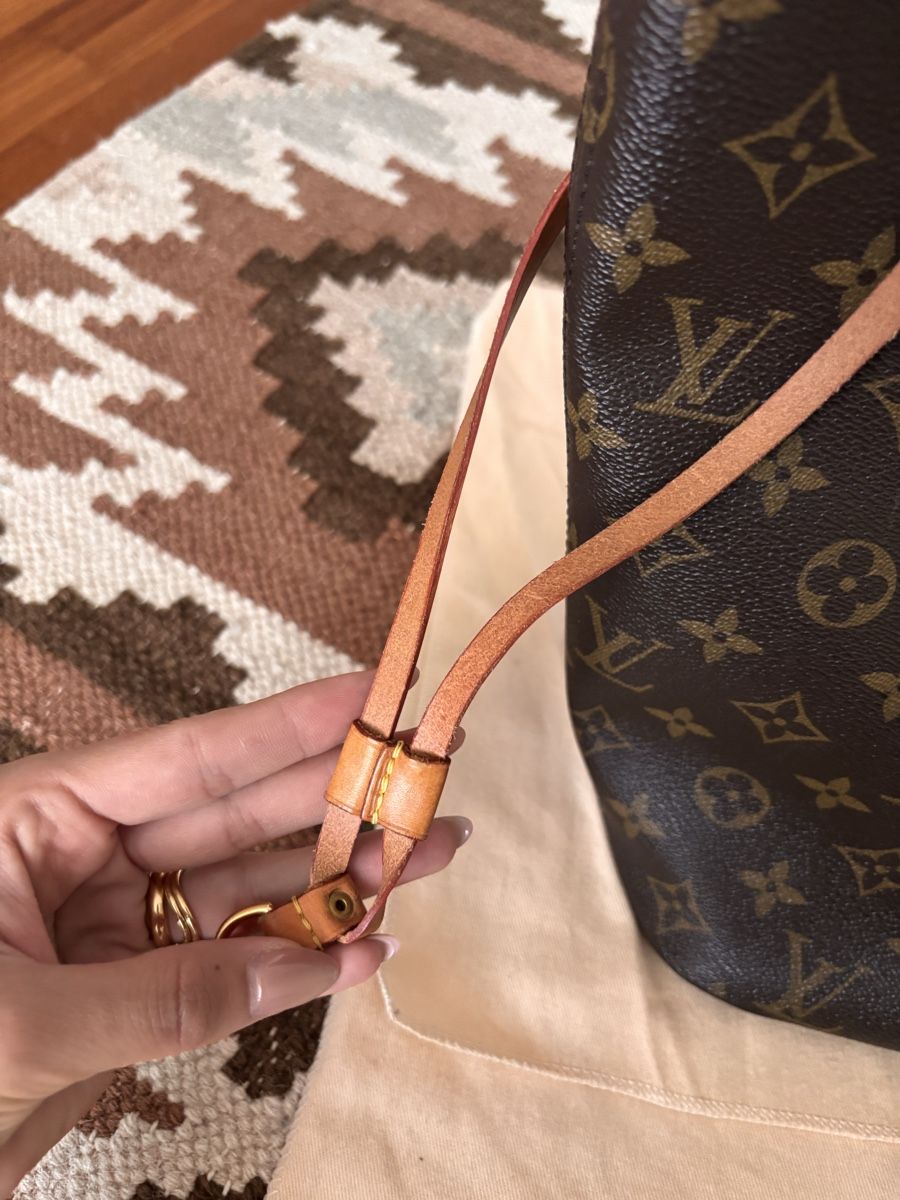 Louis Vuitton Sacs femmes: Louis Vuitton Neverfull MM Monogram – D'occasion à Wallisellen par littlesnail 7
