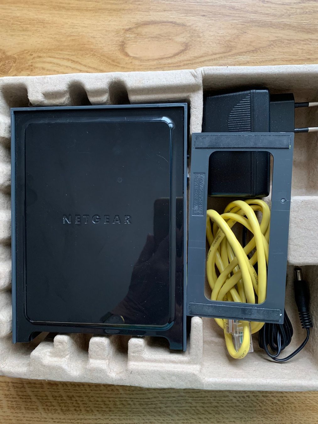 Netgear Modem & Router: Netgear N300 Router – Usato da Uster venduto da ARFAJ18 2