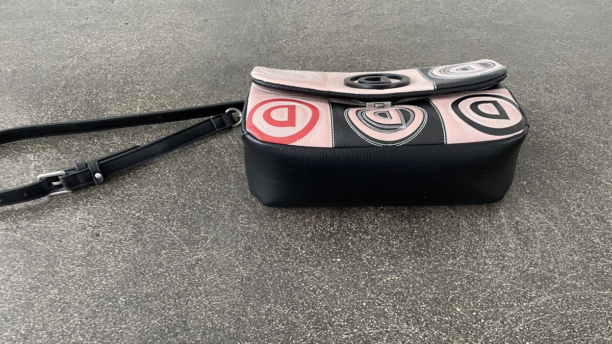 Desigual Borse da donna: Umhängetasche Desigual – Usato da Ramlinsburg venduto da Meeliinaa 5