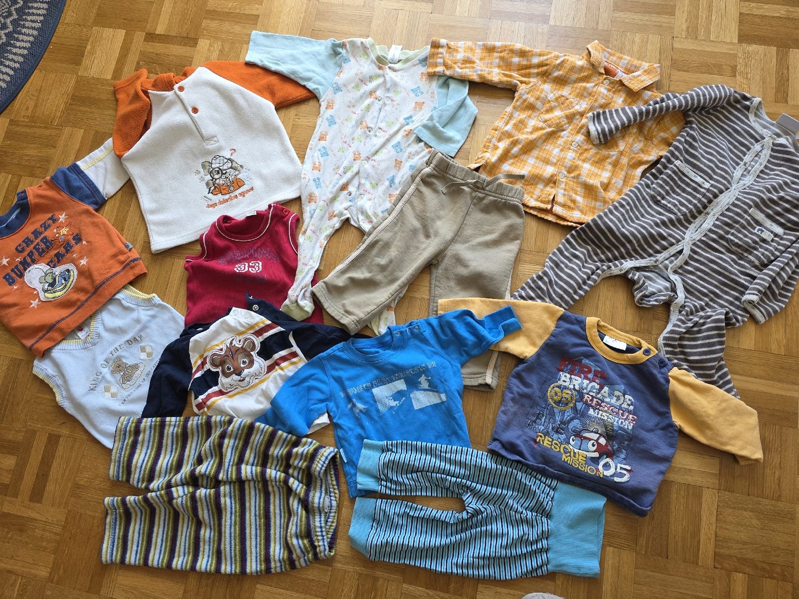 Lotti & Set di vestiti: baby jungen kleider set 74 – Usato da Schlieren venduto da pas_vy2f