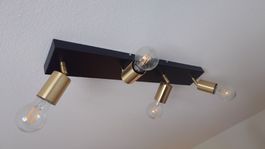 Moderne Deckenleuchte mit 3 Spots