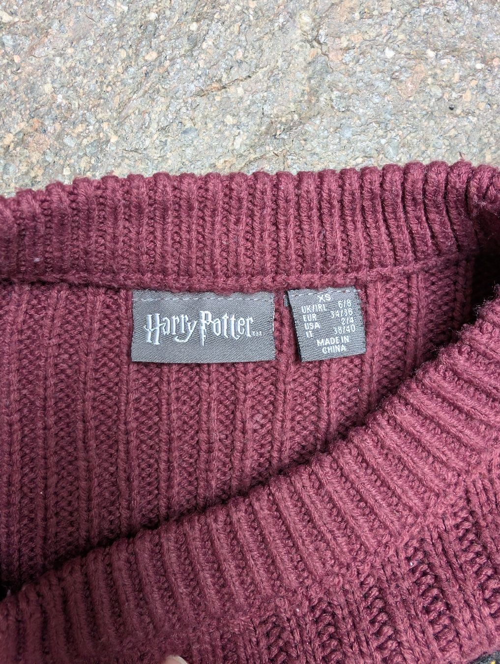 Pulls & Sweat-shirts: Harry Potter Gryffindor Pullover – D'occasion à Birmenstorf AG par foxy0815 1