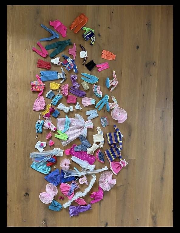 Spielzeuge: Barbies, Pferde und Zubehör  – Gebraucht aus Wald ZH von Schlumpfine80 1