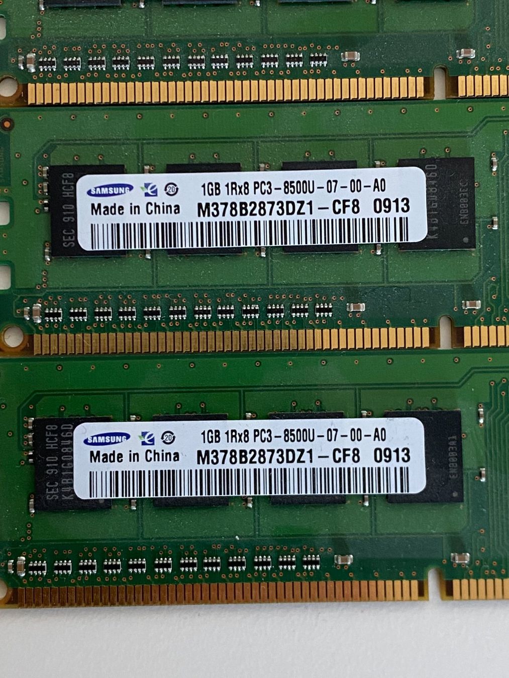 Memoria / RAM: 3x 1GB 1Rx8 PC3 8500U – Usato da Ballens venduto da CyprienJ 1
