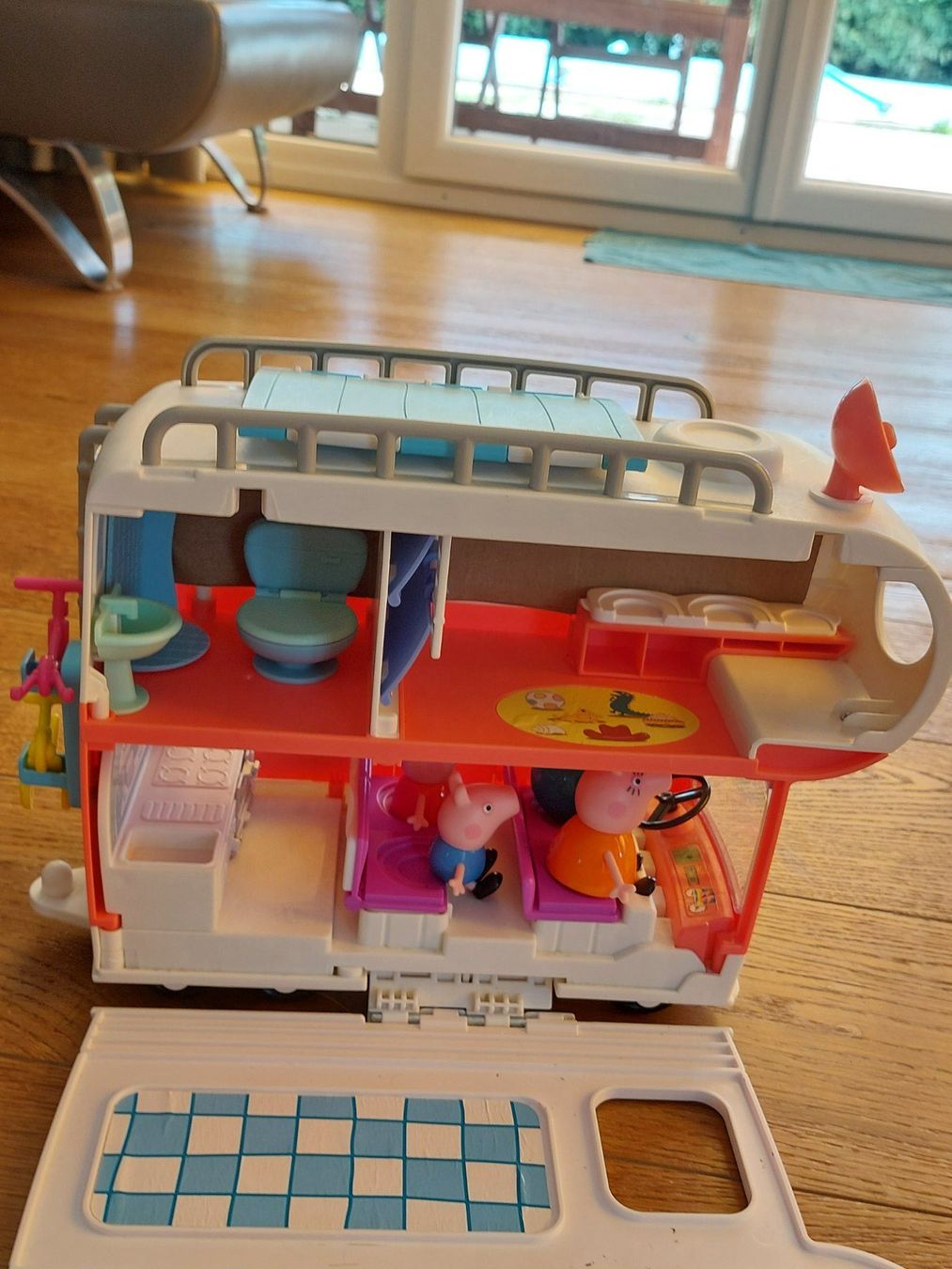 Spielzeuge: Peppa Pig Wohnmobil – Gebraucht aus Bäriswil BE von ren_8dng 2