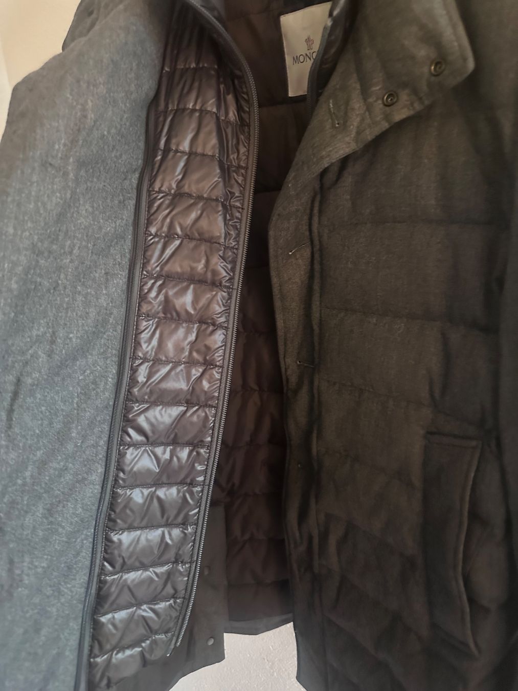 Moncler Giacche: Moncler Mantel-Jacke – Usato da Oberwil BL venduto da Nileferd 4
