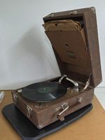 Antikes Koffer-Grammophon PUROPHON – Made in Switzerland