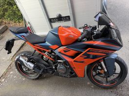 KTM RC 390 Motorrad (2023) wenig Kilometer