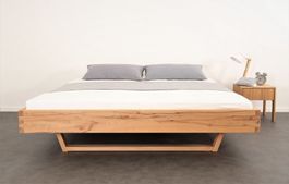 Bett Xeta Liege Massivholz