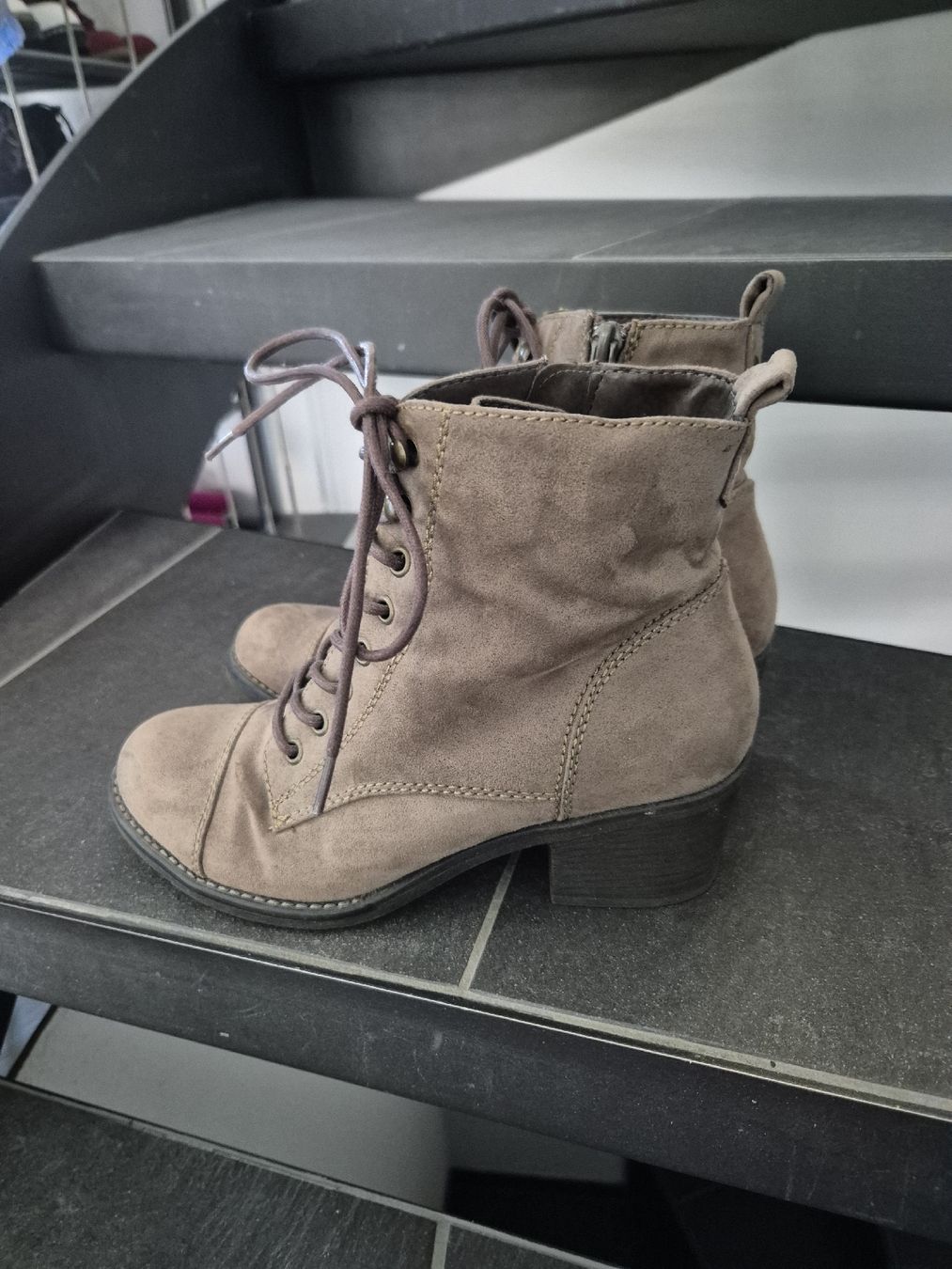 Scarpe da donna: Schuhe 37 – Usato da Würenlingen venduto da kuh33 2