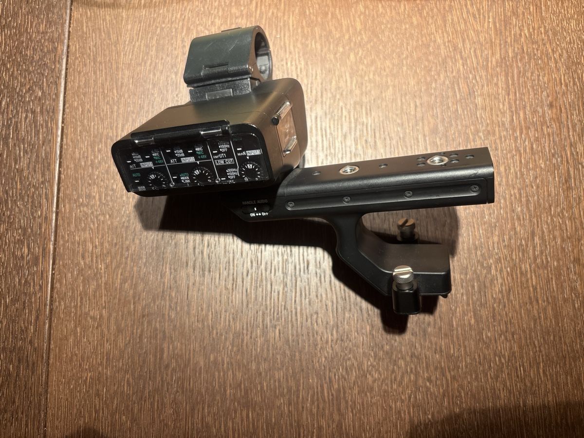 Sony Microfoni: Sony xlr handle – Nuovo (secondo la descrizione) da Domat/Ems venduto da bri_25p7