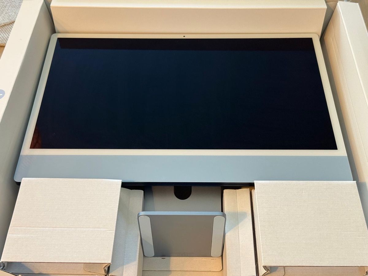Apple PCs: Apple iMac 24” 2023 M3 8Go RAM 256Go – D'occasion à Neuchâtel par Chirpz79 9