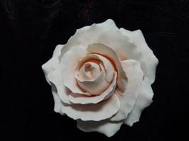 Rose rosarot wahrscheinlich aus Seife gemacht