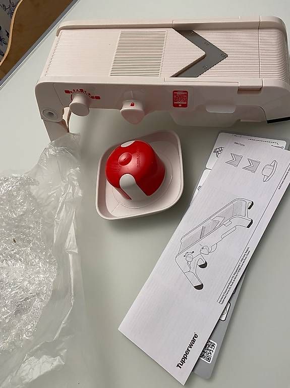Tupperware Elettrodomestici da cucina: Tupper MandoChef - Mandoline, Gemüsehobel – Nuovo e nell'imballaggio originale da Sissach venduto da Verena57 1